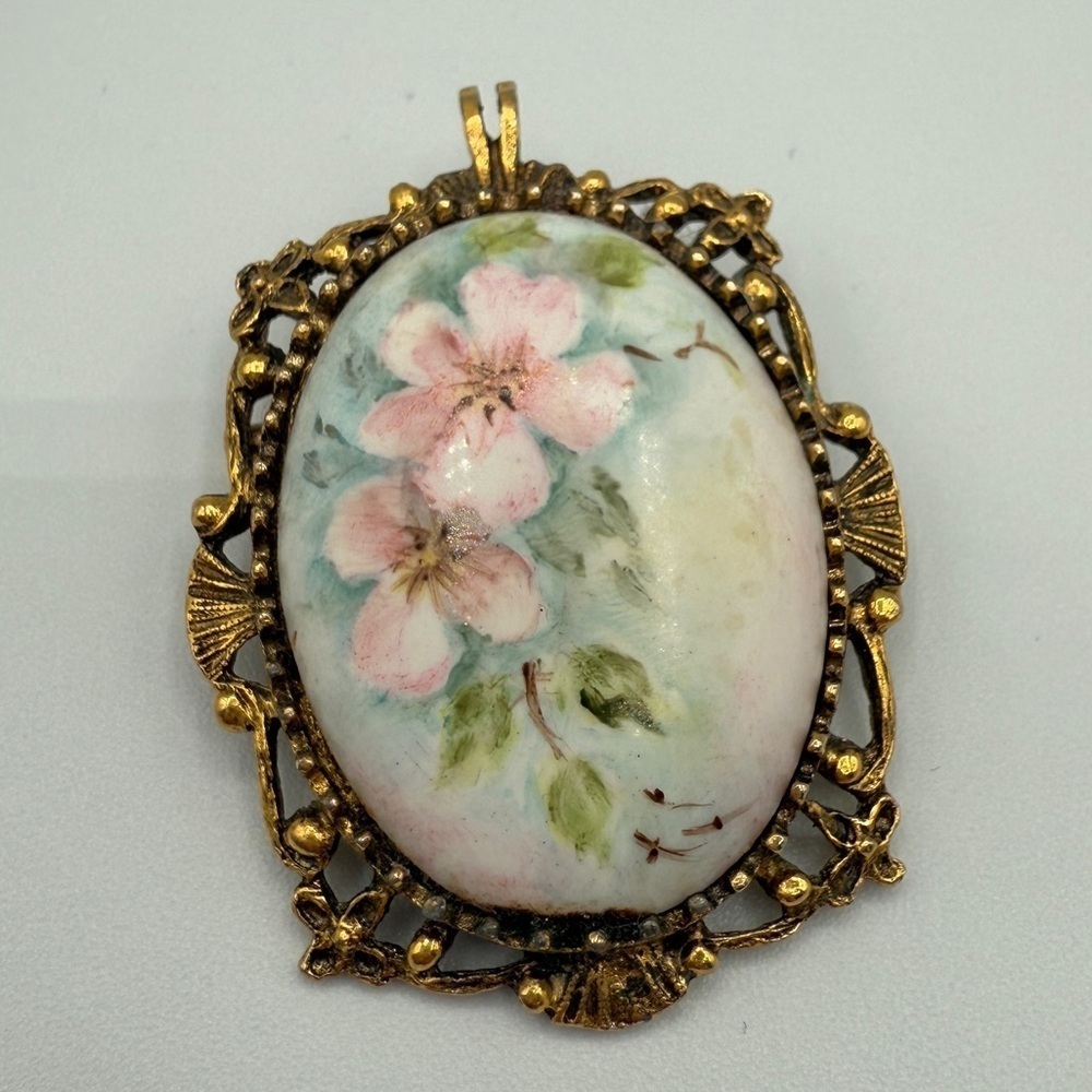 Handpainted Floral Victorian Style Gold tone Vintage Ceramic Pendant / Brooch